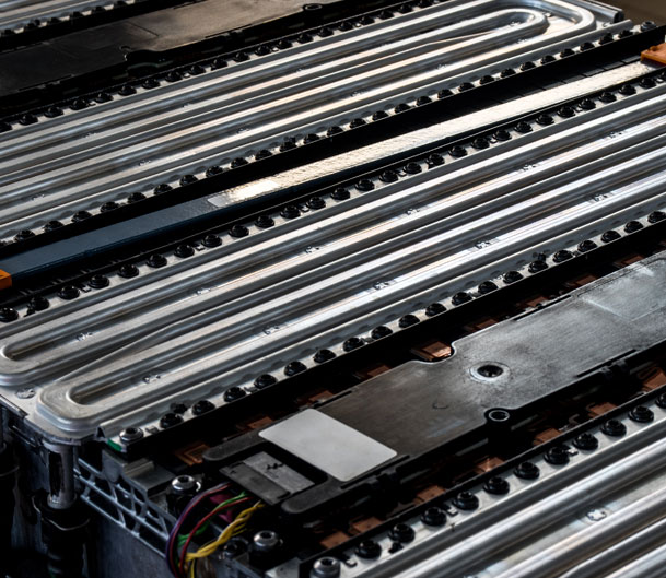 EV-Battery-Cooling-System-liquid-cold-plates-mounted-on-battery-modules